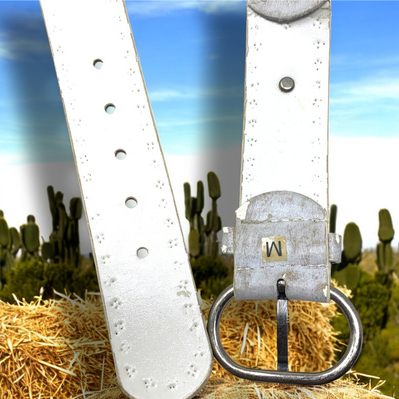 Vintage Y2K Distressed White Faux Leather Concho Belt Western Cowgirl READ FLAWS - Picture 5 of 6